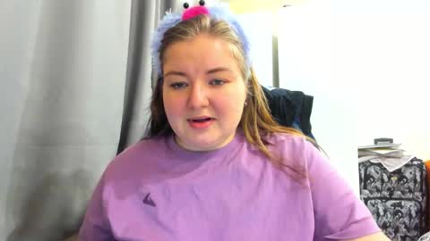 Snapshot of rina16 chatting on 7, 11, 2025 rina16 online show from 7, 11, 2025