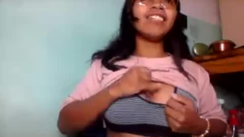Snapshot of rinah856024 chatting on 8, 7, 2026 rinah856024 online show from 8, 7, 2026