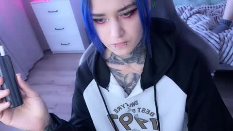   DianaBrite            fansl y online show from 28, 2, 2025