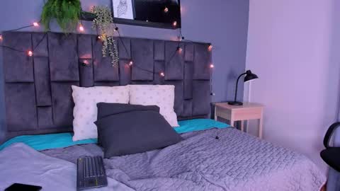 RIRI  online show from 5, 11, 2025