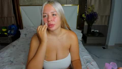 Snapshot of rita_olson chatting on 17, 6, 2026 rita_olson online show from 17, 6, 2026