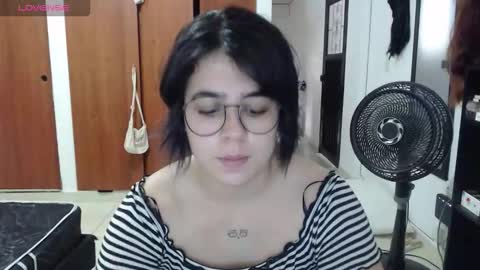 PeachSalinger online show from 10, 9, 2025