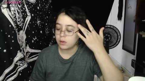 PeachSalinger online show from 18, 9, 2025