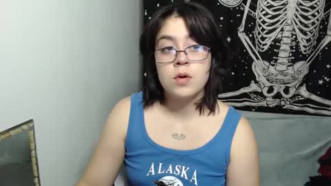 PeachSalinger online show from 23, 9, 2025