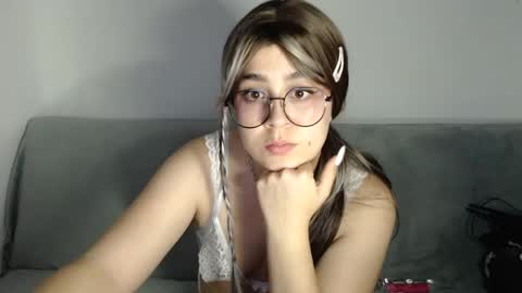 PeachSalinger online show from 27, 9, 2025