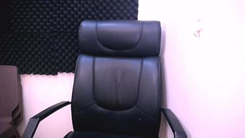 riyah_parker online show from 6, 6, 2026