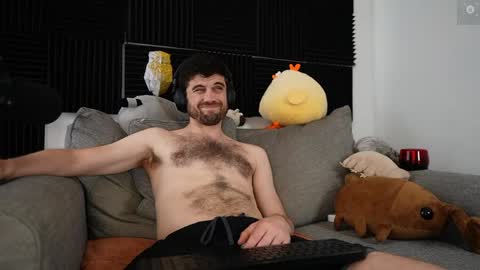 Ryan aka KeylimeRy online show from 17, 4, 2026