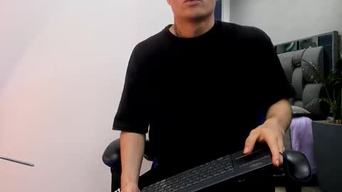 Roan Birkin online show from 11, 10, 2025