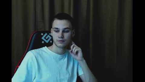 robert10211 online show from 20, 12, 2024