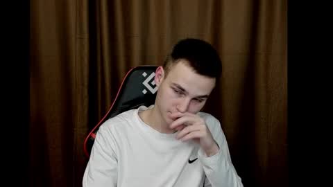 robert10211 online show from 22, 12, 2024