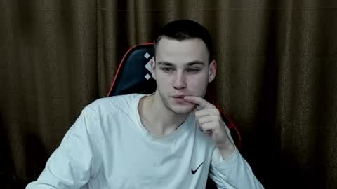 robert10211 online show from 11, 1, 2025