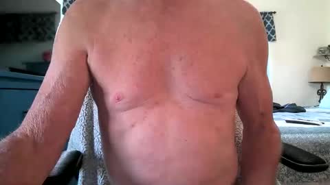 Snapshot of robert45556 chatting on 8, 10, 2025 robert online show from 8, 10, 2025