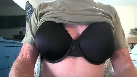 Snapshot of robert45556 chatting on 23, 10, 2025 robert online show from 23, 10, 2025