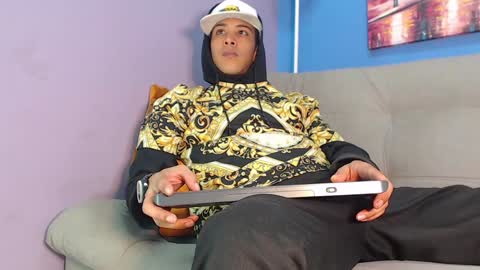 robert_kingg online show from 19, 12, 2024