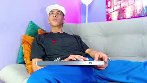 robert_kingg online show from 6, 2, 2025