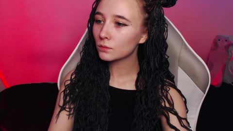 Snapshot of robin_yours chatting on 1, 2, 2025 Robin your online show from 1, 2, 2025