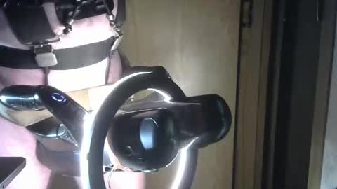 Snapshot of robodickmilker chatting on 13, 10, 2025 Robodickmilker online show from 13, 10, 2025