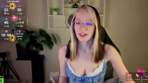 Snapshot of rockett_bunny chatting on 13, 5, 2026 Rockett online show from 13, 5, 2026