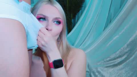 Lina and Den online show from 6, 4, 2026