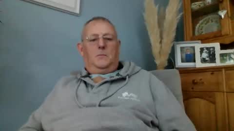 rokard121 online show from 10, 1, 2025