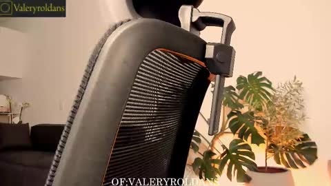 Snapshot of roldansvalery chatting on 12, 2, 2025 Valery Roldans online show from 12, 2, 2025