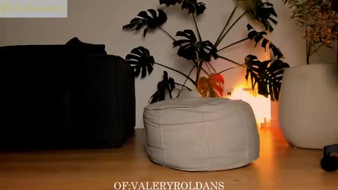 Snapshot of roldansvalery chatting on 7, 3, 2025 Valery Roldans online show from 7, 3, 2025