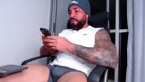 Snapshot of roman_muscle_ chatting on 25, 2, 2025 Roman online show from 25, 2, 2025