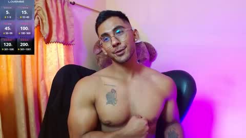 Snapshot of romanpearce_ chatting on 14, 2, 2025 Roman online show from 14, 2, 2025