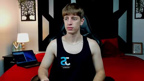 Snapshot of romeo_ricci1 chatting on 18, 11, 2025 Romeo Ricci online show from 18, 11, 2025