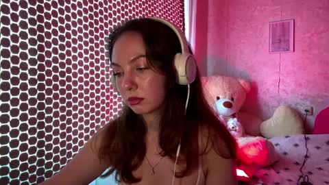 Snapshot of roniquashnock chatting on 9, 4, 2026 Elvi online show from 9, 4, 2026