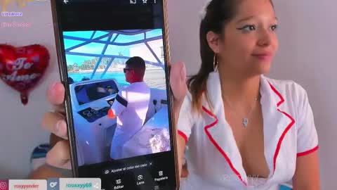 Snapshot of rooxxyy_ chatting on 4, 3, 2025 online show from 4, 3, 2025
