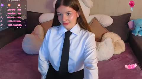 roraline_lov online show from 4, 4, 2026
