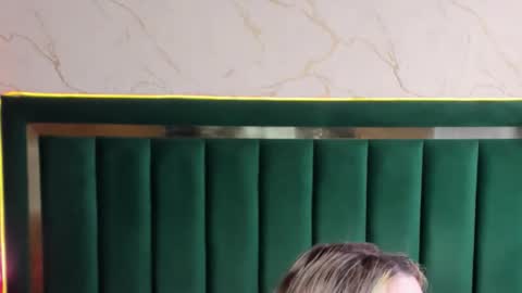 Chloe online show from 20, 11, 2025