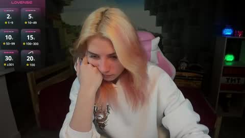 Snapshot of rosahayes chatting on 26, 4, 2026 Call me Rosa online show from 26, 4, 2026