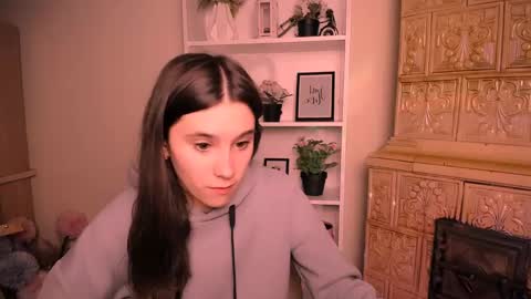 Snapshot of rosalais_ chatting on 28, 4, 2026 Rose online show from 28, 4, 2026