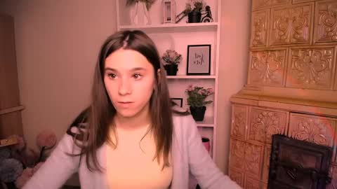 Snapshot of rosalais_ chatting on 8, 5, 2026 Rose online show from 8, 5, 2026