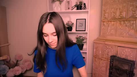 Snapshot of rosalais_ chatting on 9, 5, 2026 Rose online show from 9, 5, 2026