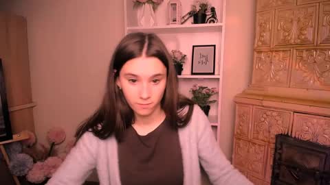 Snapshot of rosalais_ chatting on 12, 5, 2026 Rose online show from 12, 5, 2026