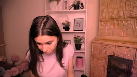 Snapshot of rosalais_ chatting on 15, 5, 2026 Rose online show from 15, 5, 2026