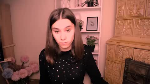 Snapshot of rosalais_ chatting on 20, 5, 2026 Rose online show from 20, 5, 2026