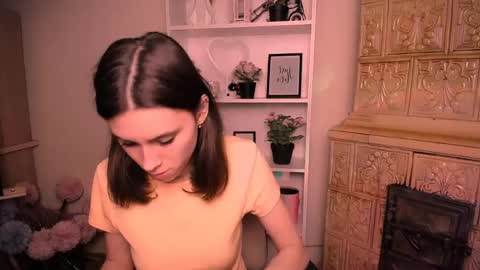 Snapshot of rosalais_ chatting on 21, 5, 2026 Rose online show from 21, 5, 2026