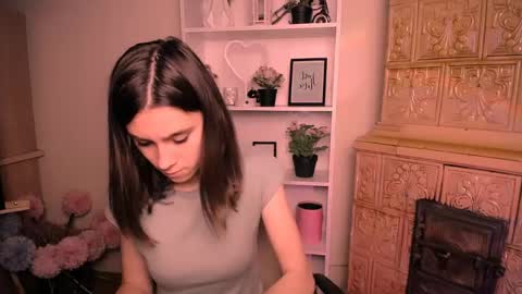 Snapshot of rosalais_ chatting on 28, 5, 2026 Rose online show from 28, 5, 2026