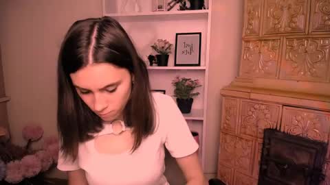 Snapshot of rosalais_ chatting on 6, 6, 2026 Rose online show from 6, 6, 2026