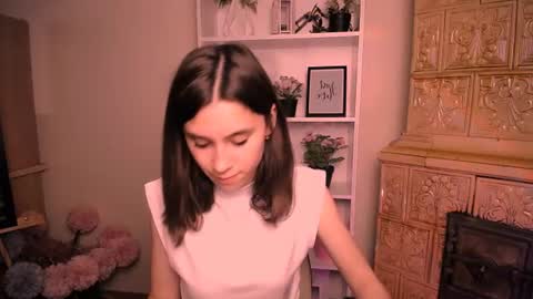 Snapshot of rosalais_ chatting on 9, 6, 2026 Rose online show from 9, 6, 2026