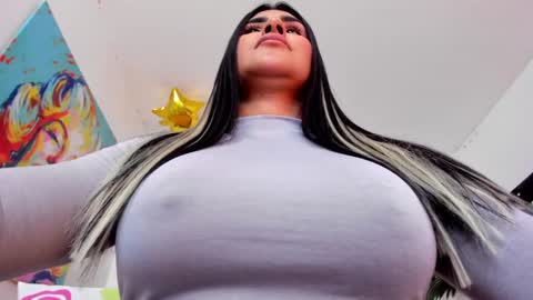 ROSALIA insta rosalia 10hoot online show from 7, 1, 2025