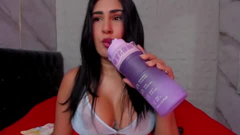 ROSALIA insta rosalia 10hoot online show from 20, 4, 2026