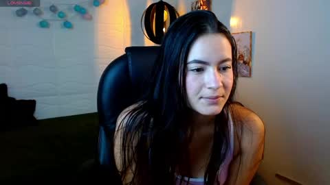 Snapshot of rosaliea chatting on 3, 6, 2026 R O S A L I A online show from 3, 6, 2026