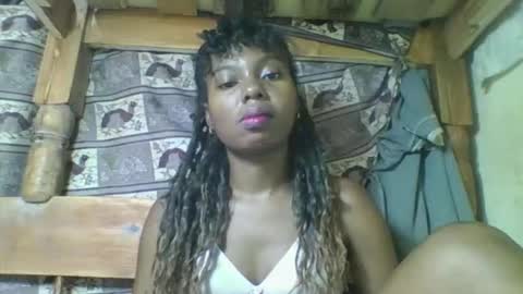 Snapshot of rosalinda933 chatting on 25, 3, 2026 Rosalinda online show from 25, 3, 2026