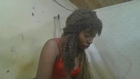 Snapshot of rosalinda933 chatting on 1, 6, 2026 Rosalinda online show from 1, 6, 2026
