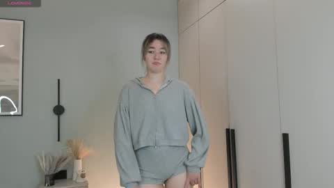 Mia online show from 24, 11, 2025